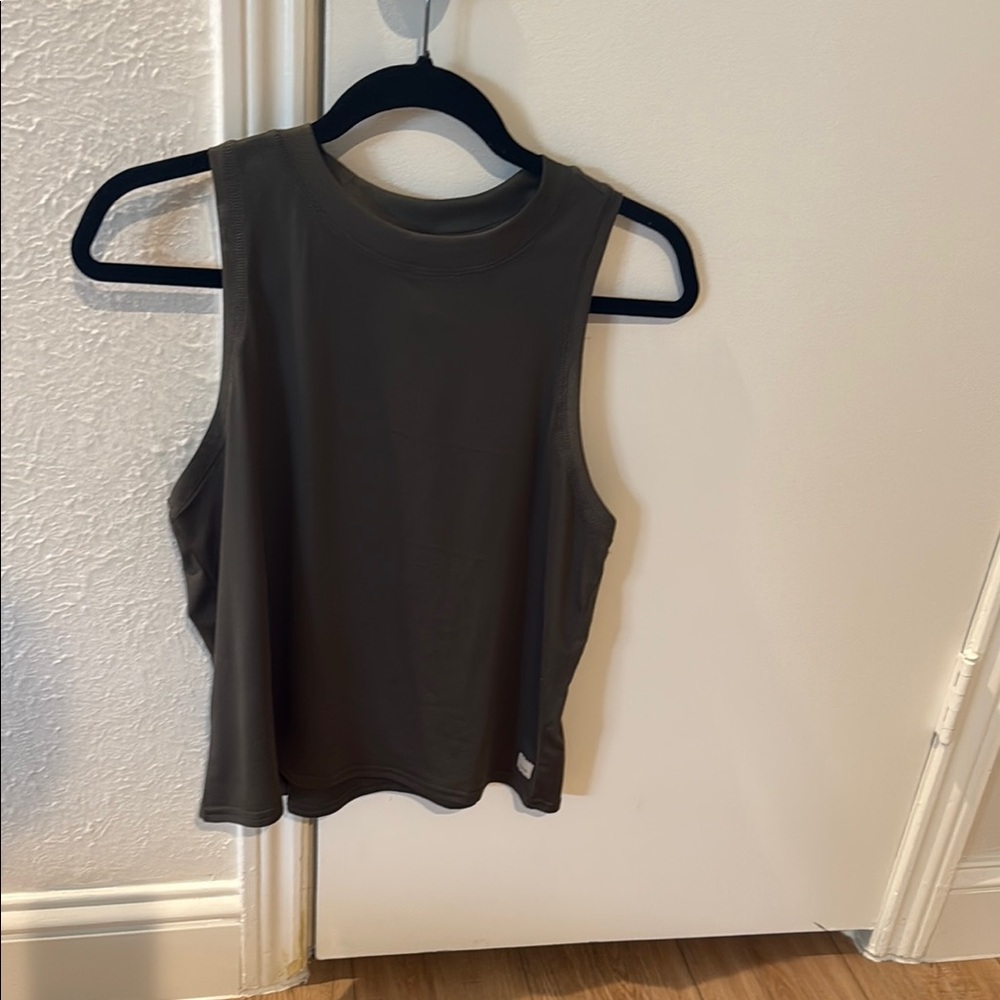 Vuori Women's Energy Top- Olive Green